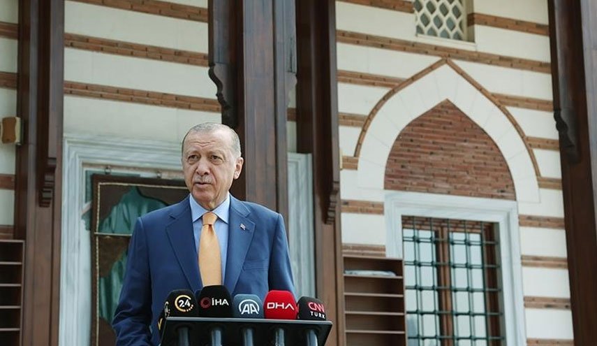 أردوغان: الناتو قوي بوجود تركيا وليس اليونان 'لاوزن لها'