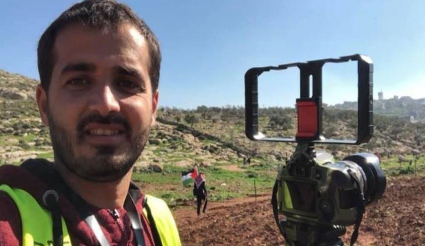 'منتدى إعلاميي فلسطين' يدين اعتقال السلطة للصحفي محمد عتيق
