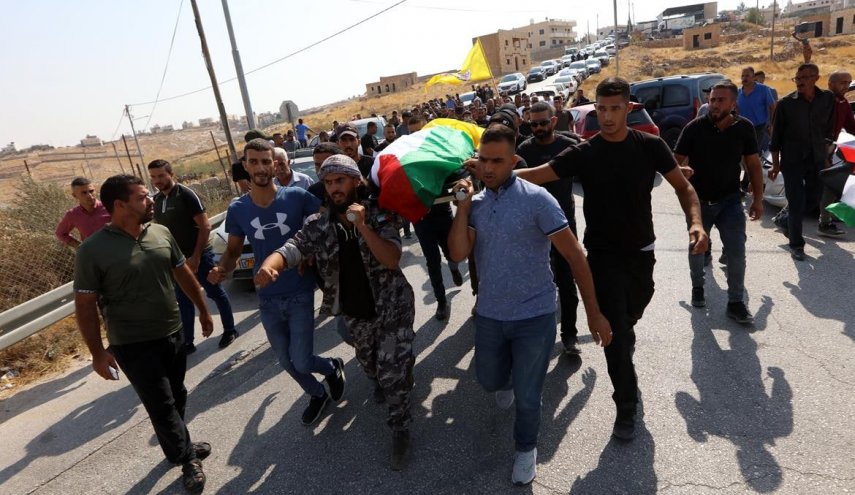 بالصور.. الفلسطينيون يشيعون الشهيد الأسير أبو محيميد في بيت لحم