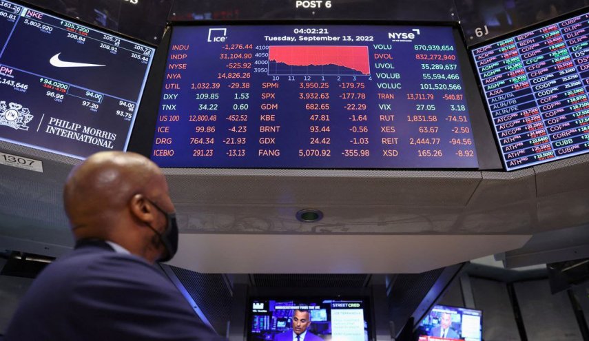 سقوط بازار مالی وال استریت به پایینترین سطح در 2 سال اخیر