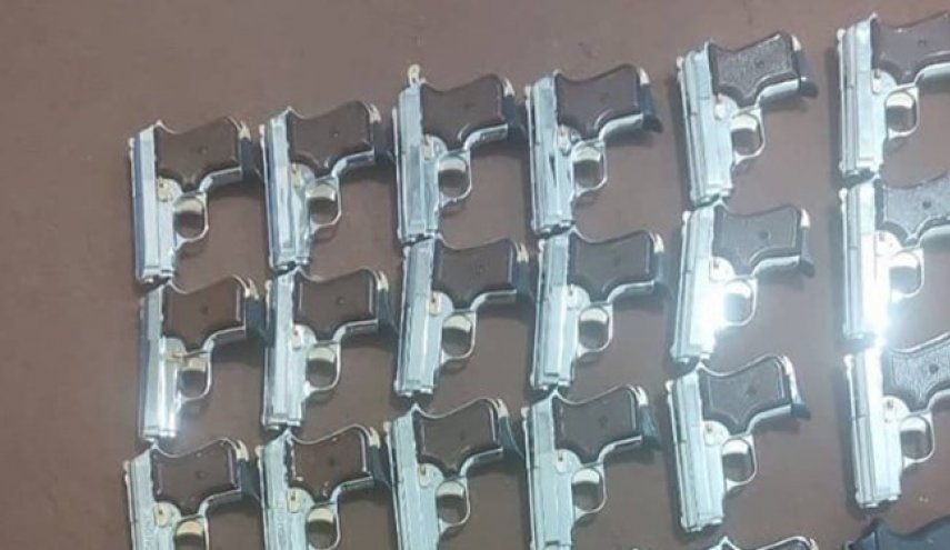 استخبارات حرس الثورة تضبط 39 قطعة سلاح غرب البلاد