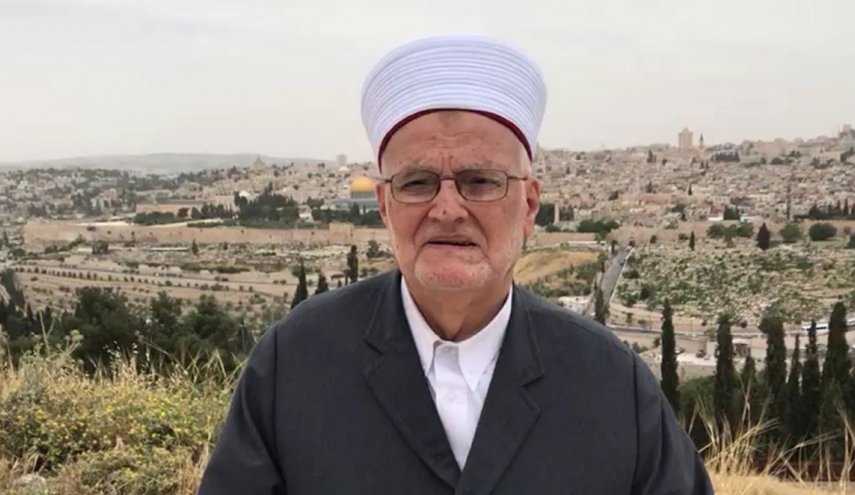 خطيب الأقصى: من حق المقدسيين اختيار مناهجهم الدراسية