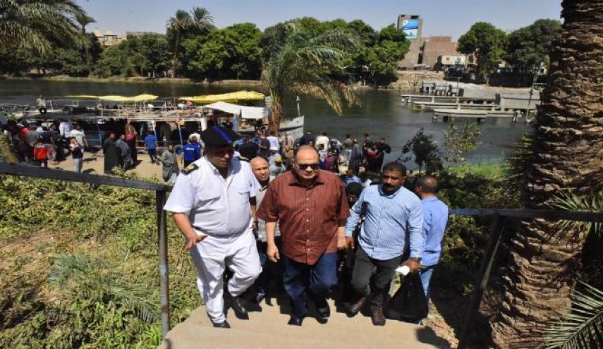 مصرع 3 مصريين غرقاً إثر اشتعال النار في معدّية نيلية بأسيوط