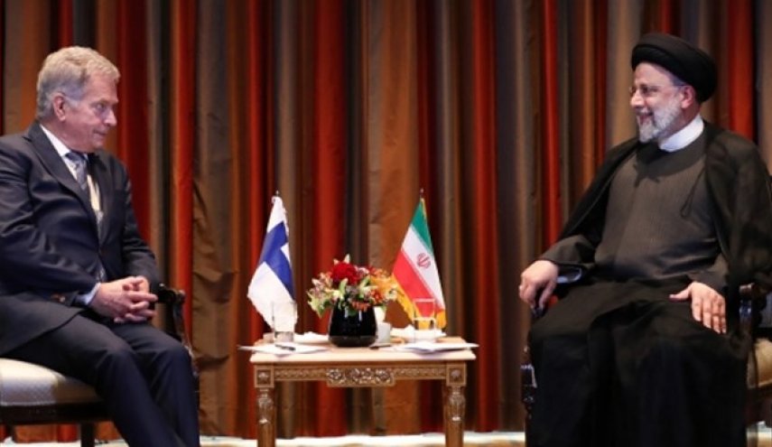 رئيسي: ازدواجية المعايير الغربية هي أكبر مثال على انتهاك حقوق الإنسان