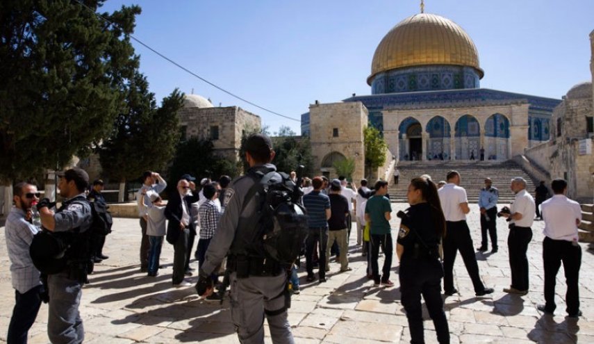 مستوطنون يقتحمون الأقصى من باب المغاربة
