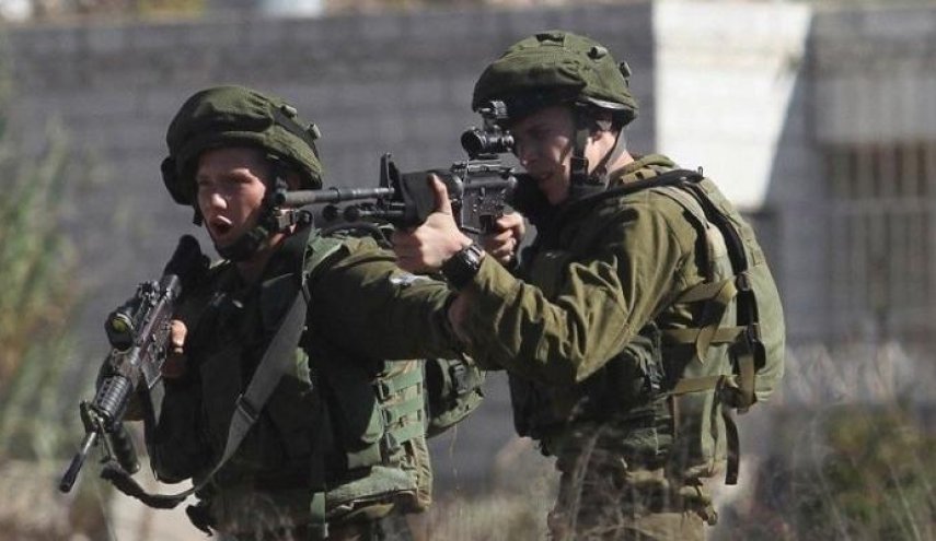 اصابة 3 شبان فلسطينيين برصاص الاحتلال في بيت أمر