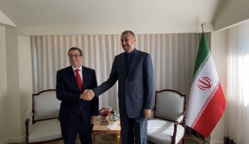 وزير الخارجية الايراني يبحث ونظيره الكوبي توسيع العلاقات الاقتصادية بين البلدين
