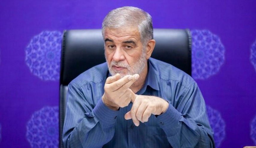 أسرة المرحومة مهسا أميني تحضر اجتماع لجنة الشؤون الداخلية في البرلمان