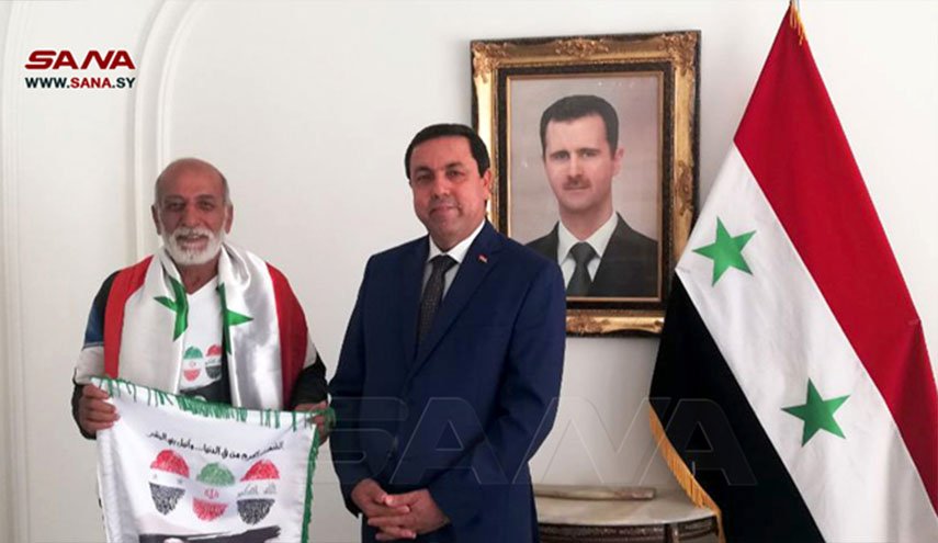 شاهد.. وصول الرحالة السوري خليفة الحسين إلى طهران قادما من سوريا