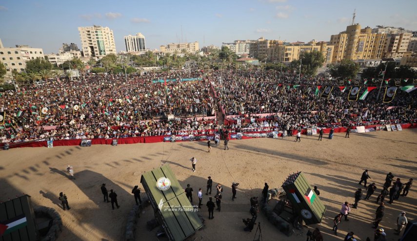 بالصور..سرايا القدس تكشف خلال المهرجان عن راجمات صاروخية محلية الصنع 