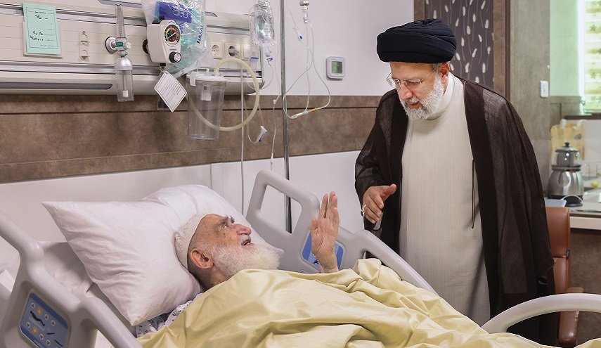 الرئيس رئيسي يعود آية الله العظمى نوري همداني