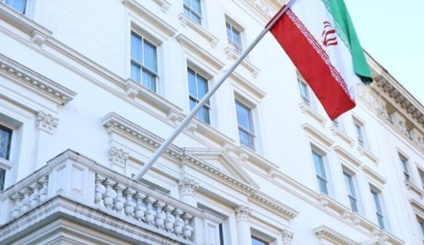 السفارة الايرانية في لندن تتعرض لاعتداء وسط اهمال الشرطة البریطانية