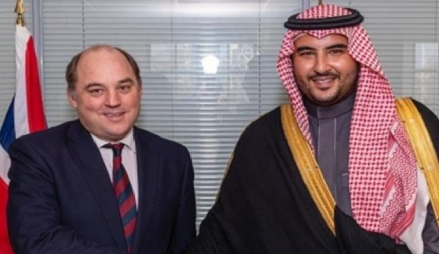 وزير الدفاع البريطاني يهاتف نظيره السعودي