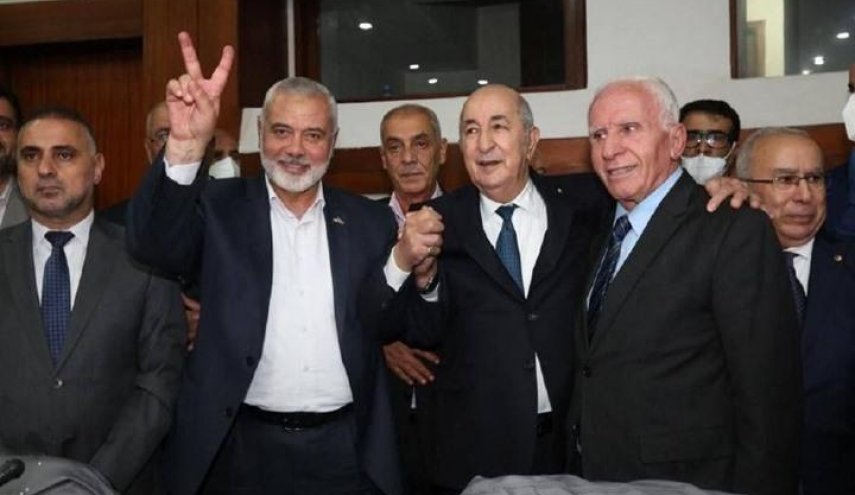 الفصائل الفلسطينية توقع إعلان الجزائر بشأن المصالحة