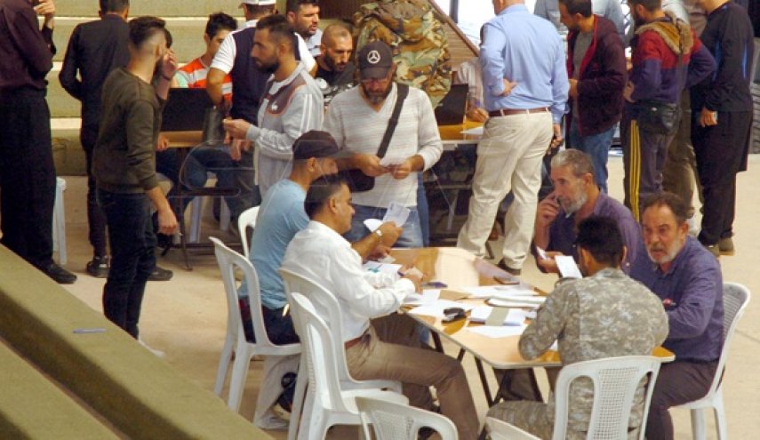 سوريا: توافد الراغبين بتسوية أوضاعهم على مركز 7 نيسان بالسويداء 