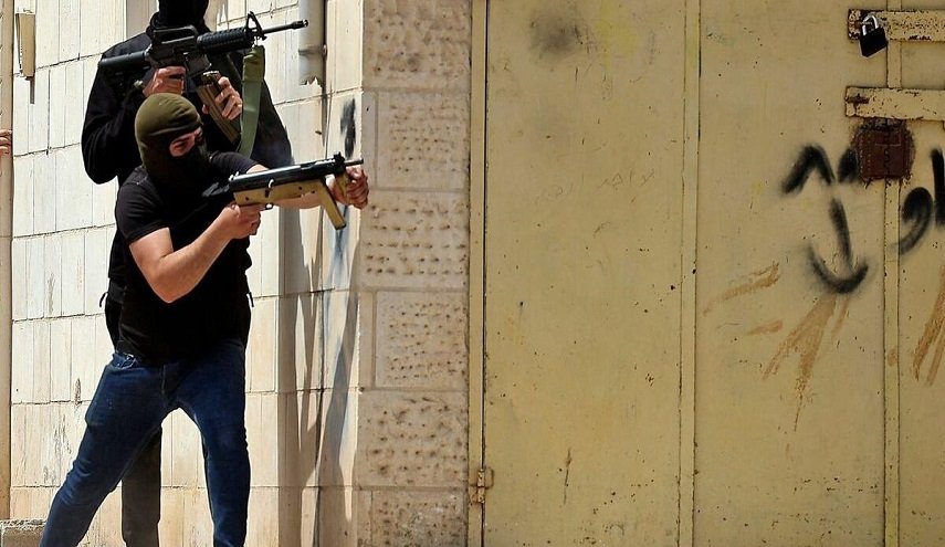 إطلاق نار صوب مستوطنة ورشق مركبة بالزجاجات الحارقة في الضفة

