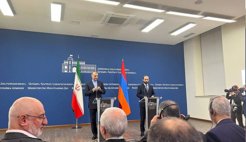 وزير خارجية أرمينيا يؤكد على تعزيز العلاقات مع طهران