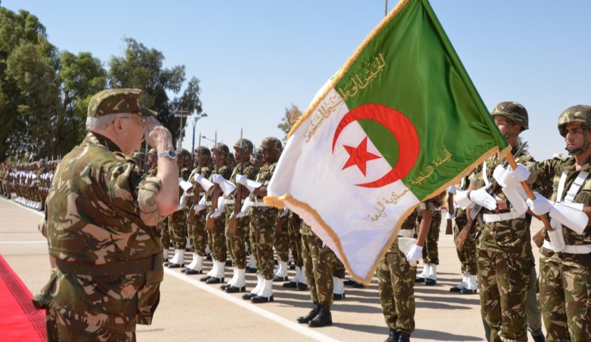 الجزائر تضاعف الإنفاق على الجيش وإعانة البطالة