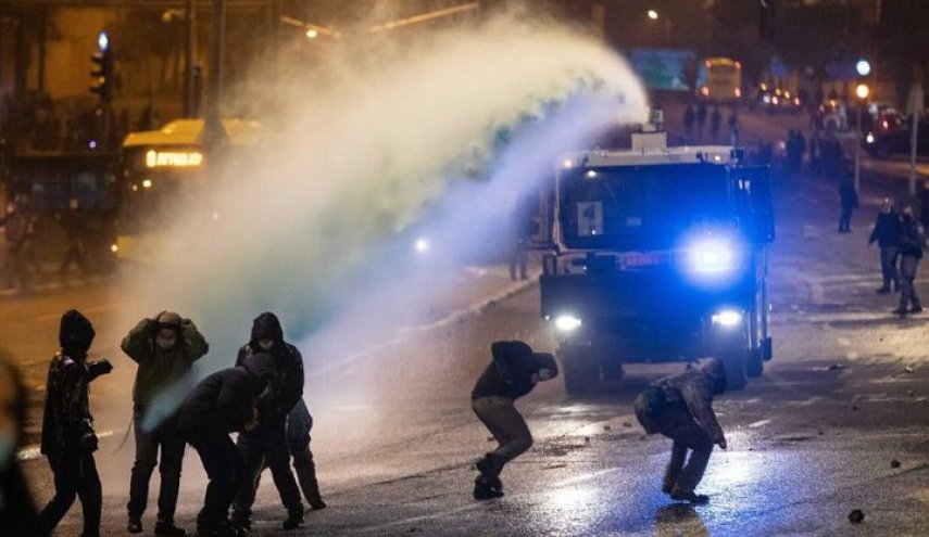اعتقالات وإصابات بمواجهات في أحياء القدس المحتلة
