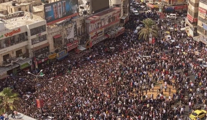 بالصور.. موكب جنائزي مهيب لتشييع شهداء نابلس 