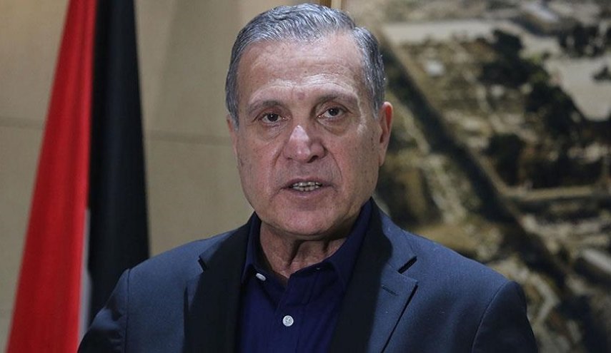 'أبو ردينة'يرد على تصريحات 'لابيد' الأخيرة حول استقرار سلطة عباس
