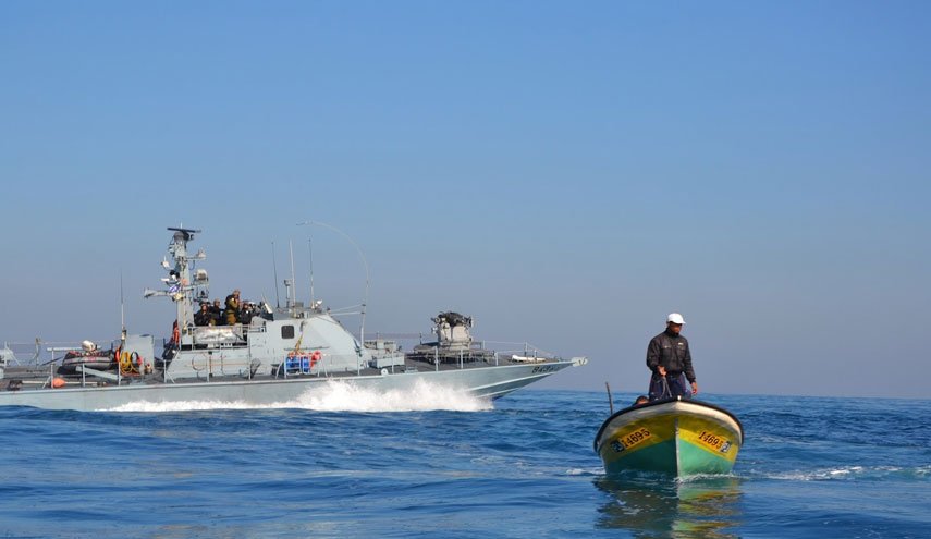 بحرية الاحتلال تعتقل 