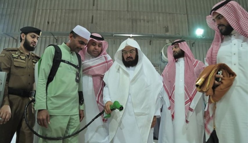 إبن سلمان يهدد السديس: اذا أردت البقاء في المنصب عليك التنازل من ثروتك!