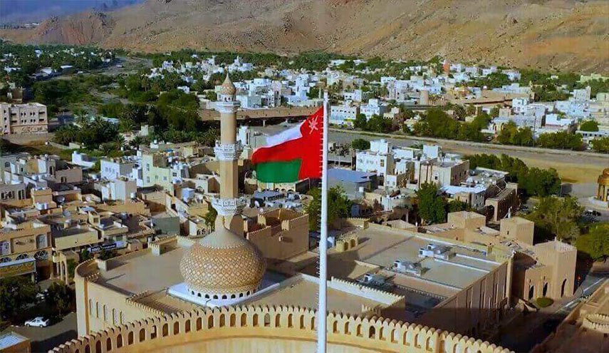 عُمان تلغي التأشيرة المسبقة للسوريين المقيمين في دول مجلس التعاون 