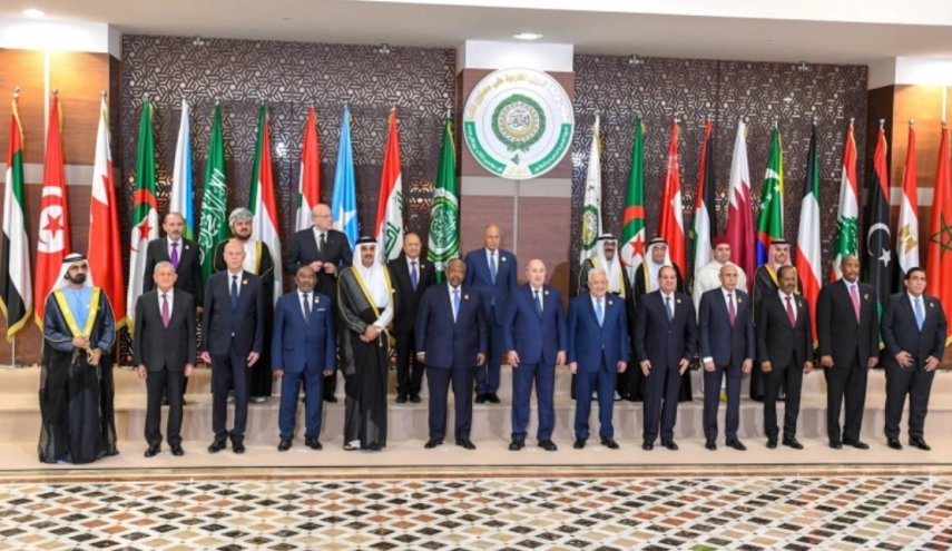 إختتام قمة الجزائر.. ولي عهد الكويت غادر قبل إختتامها ووزير خارجية المغرب لم يلق كلمة