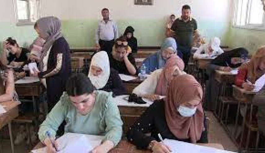 أعباء اقتصادية على التلاميذ في مناطق قسد بسبب 'تسييس التعليم'