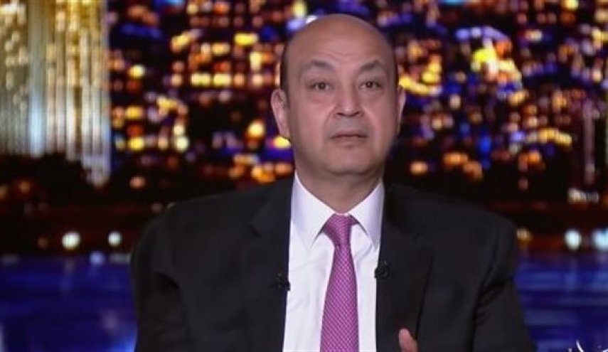 عمرو أديب يحرض على الطالبات المحجبات من على قناة سعودية!