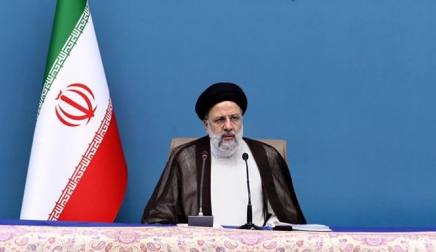 الرئيس رئيسي يوعز للاجهزة الامنية بالقبض على الضالعين بحادث إيذه الارهابي وتسليمهم للقضاء
