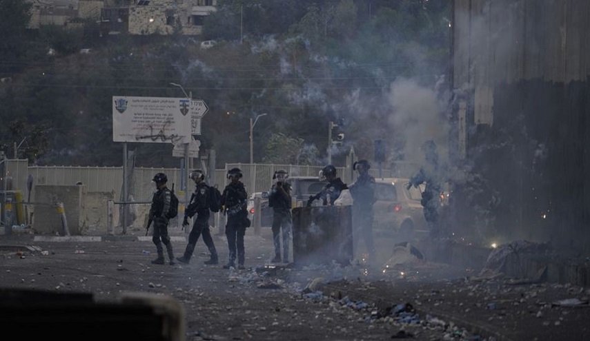 عمليتا إطلاق نار وإصابات و16 نقطة مواجهة مع الاحتلال في الضفة 