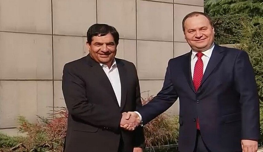 مخبر: سيتم رسم خارطة طريق لتوسيع التعاون الاقتصادي بين طهران ومينسك