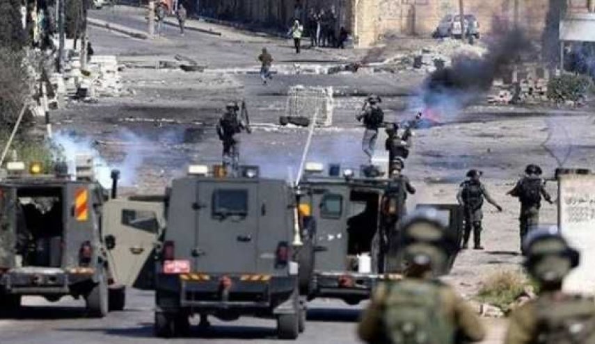 مواجهات بين الفلسطينيين وقوات الاحتلال في مناطق متفرقة بالضفة الغربية