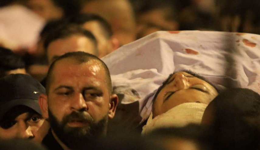 'حماس' تزف الشهيدين السعدي والزبيدي وتدعو لتصعيد المقاومة