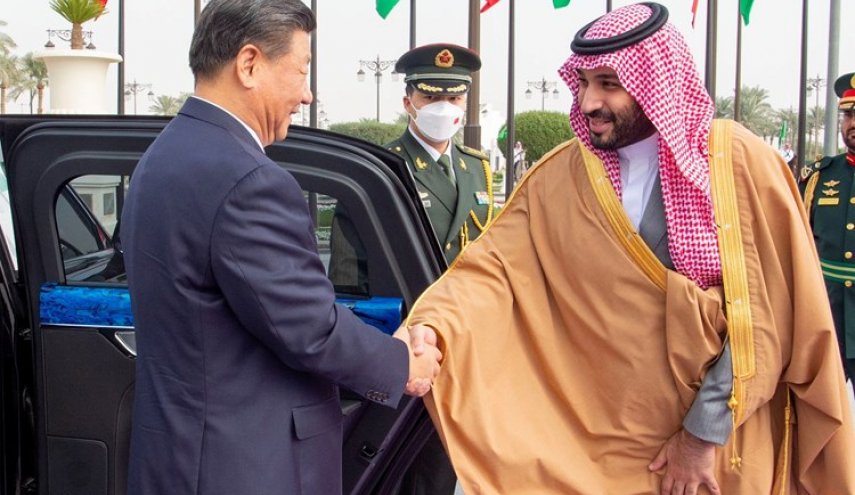 اعلامي عربي لابن سلمان: تمسك بحبل الله قبل حبل امريكا والصين