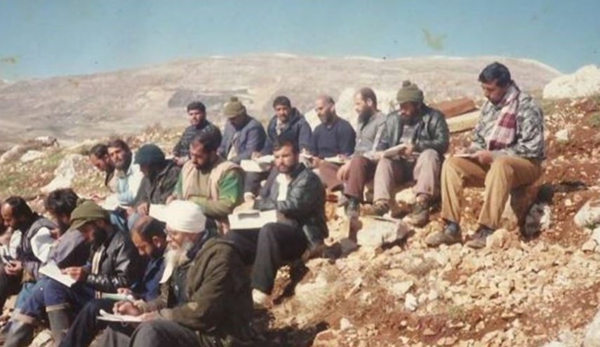حماس تدعو لوحدة الشعب الفلسطيني والتمسك بالمقاومة 