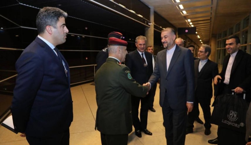 وزير الخارجية الايراني يصل الى عمّان