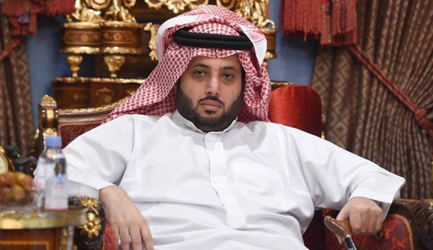 شاهد.. النشطاء يلقنون تركي آل شيخ درسا عقب تصريحاته بشأن هوية الحجاز