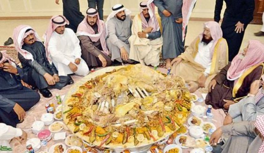 آل سعود يقومون بإثراء أنفسهم سرا خارج سيادة القانون 