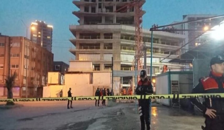 تركيا.. مصرع 5 أشخاص جراء سقوط رافعة بناء غربي البلاد

