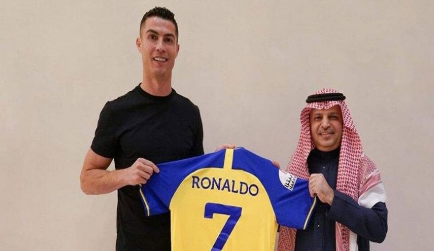 التعاقد مع 'رونالدو' يعكس طبيعة 'الغسيل الرياضي' في السعودية