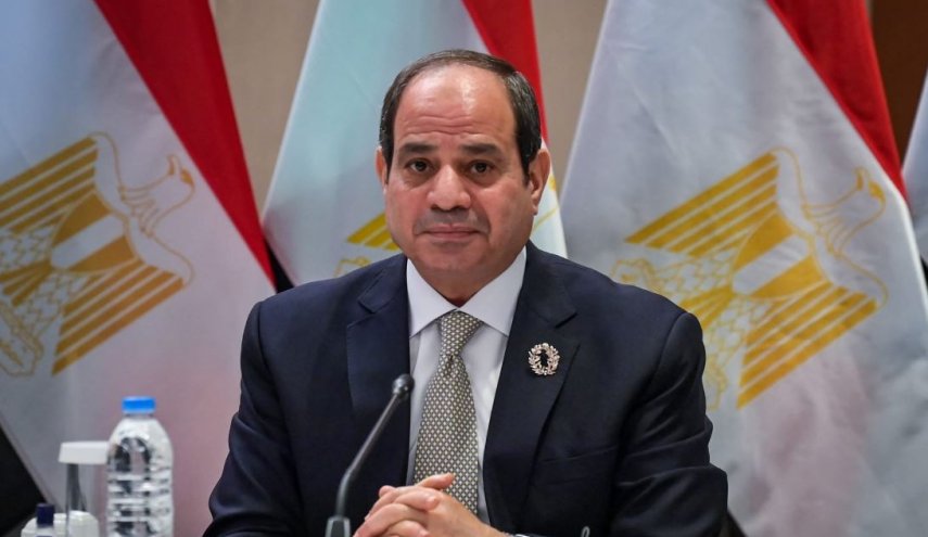 الرئيس المصري يوجه بتنفيذ استراتيجية تطوير قناة السويس