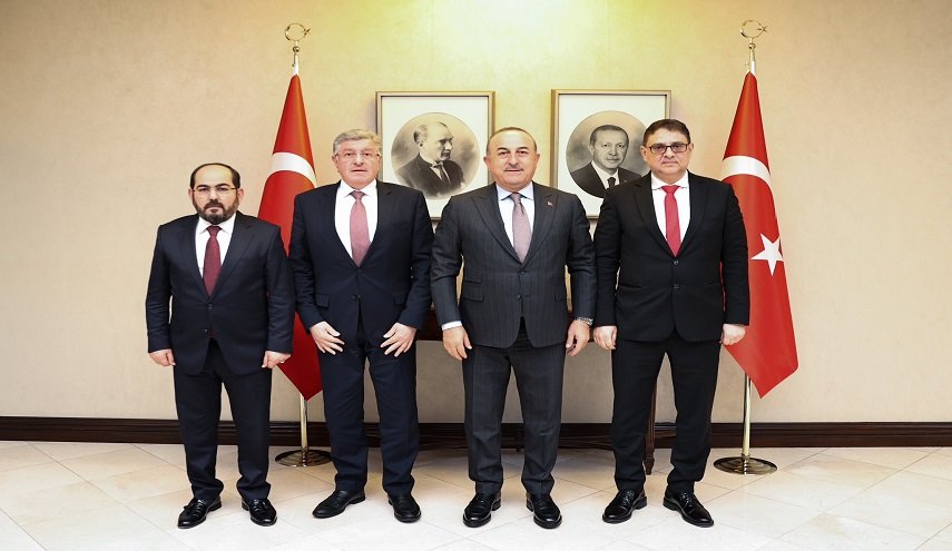 وزير خارجية تركيا يلتقي وفدا عن الائتلاف السوري المعارض