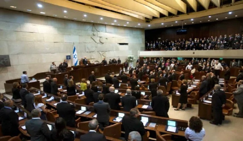 الكنيست الصهيوني يصادق بالقراءة الأولى على تمديد قانون الأبارتهايد
