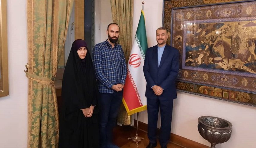 أميرعبداللهيان يلتقي بأبناء الإيراني المسجون في السويد حميد نوري