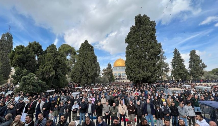 75 ألف مصلٍ يؤدون الجمعة بالمسجد الأقصى المبارك