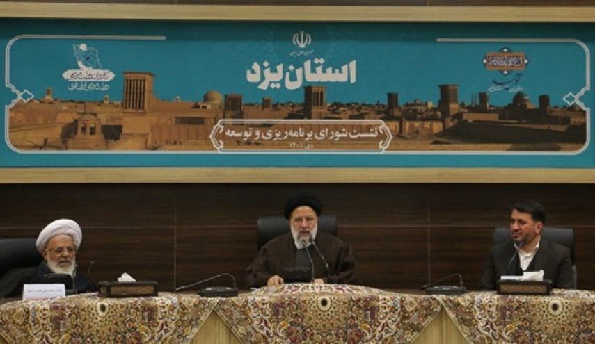 رئيسي: لا توجد مشكلة في البلاد دون حلول