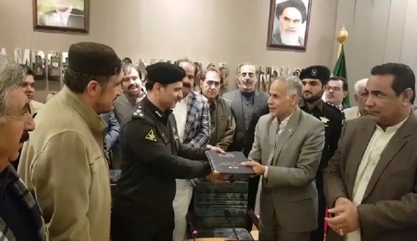 إيران وباكستان توقعان اتفاقية في مجال التجارة الحدودية